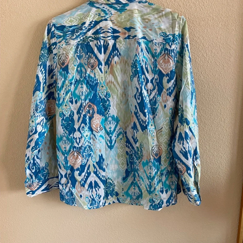 Beautiful shirt by Chico’s S 1 - Picture 2 of 4